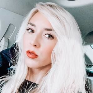 Meet your Posher, Alison